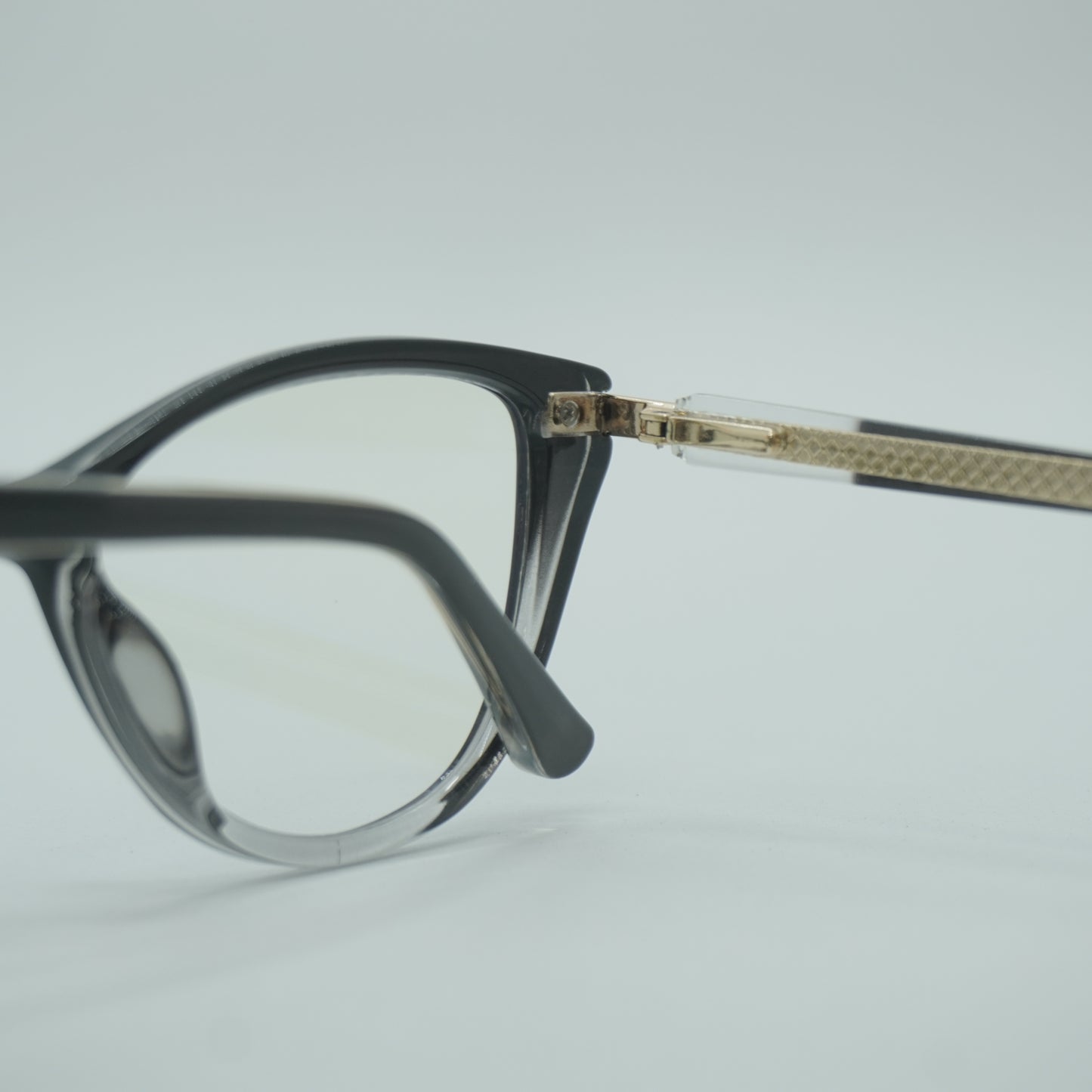 Montura Mujer - Negra/Metal+ lente formulado.