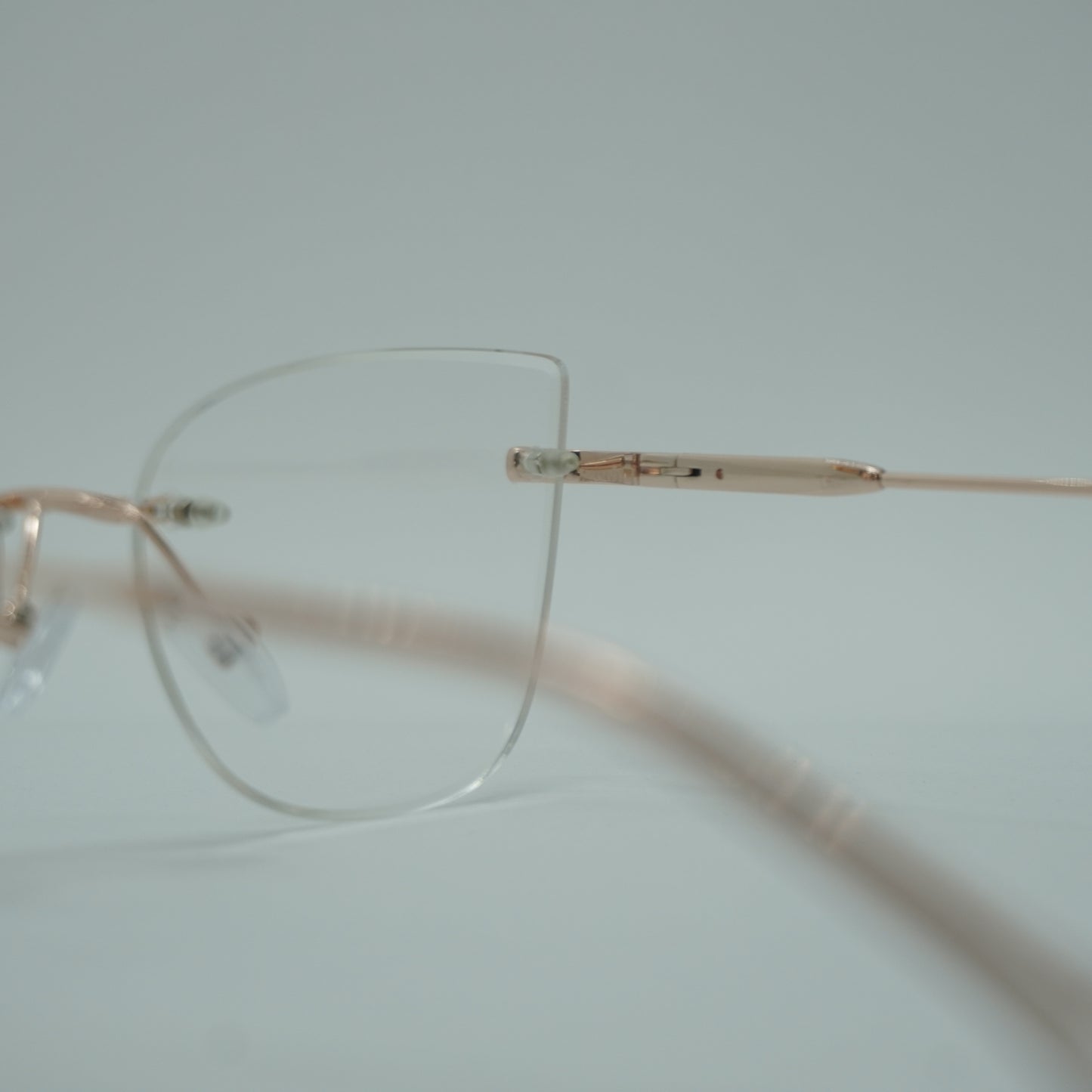 Montura Mujer Tres Piezas - Doradas+ lente formulado.