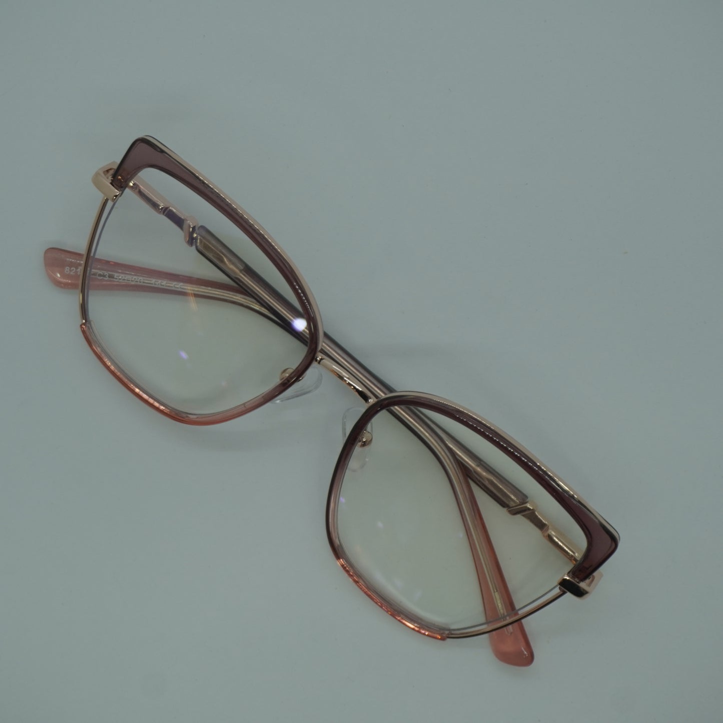 Montura Mujer - Traslucida Marron + lente formulado.